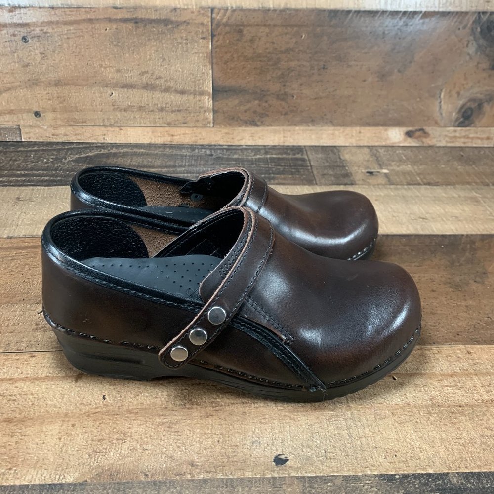 Sanita Lori Snap Leather Slip On Clog Women Sz 6.5